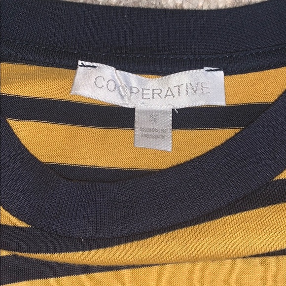 Urban outfitter’s long sleeve. - Picture 3 of 3